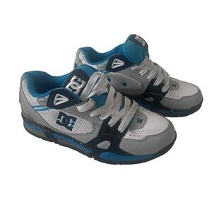 DC Shoes Versaflex
ImpactFX Shoes Mens Size 9 Gray Blue Skate
Sneakers